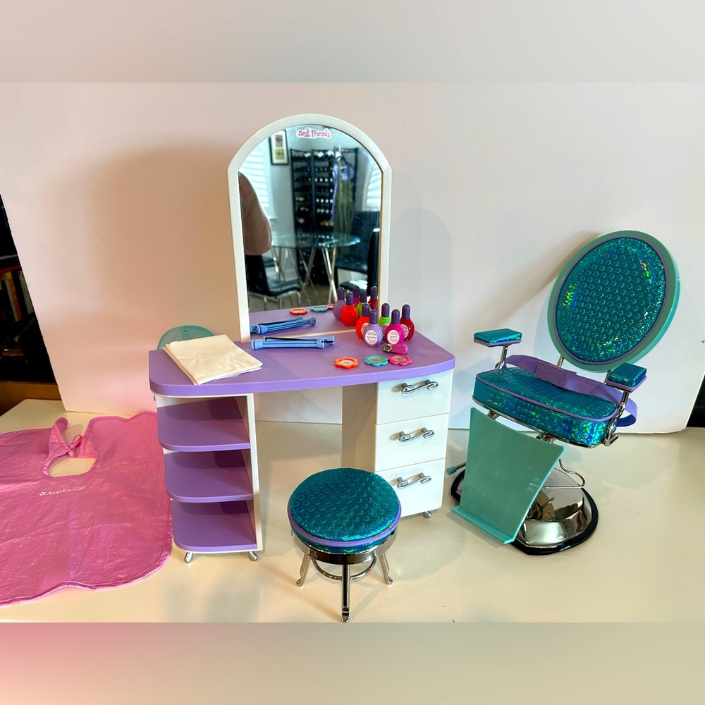 American Girl Salon Station and Salon Chair II Set (Retired)